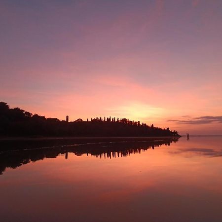 קאסטיגליונה דל לאגו Isola Polvese Resort מראה חיצוני תמונה