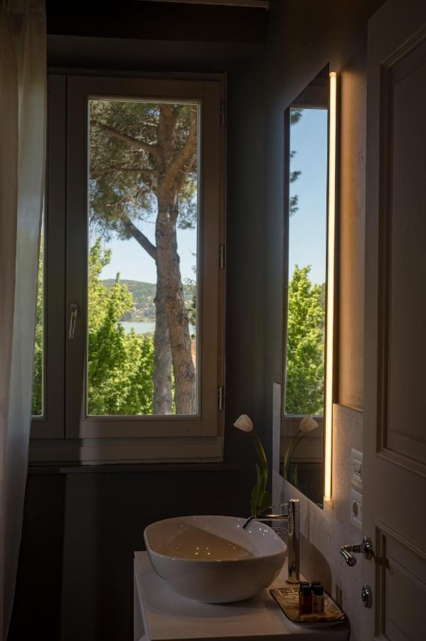 קאסטיגליונה דל לאגו Isola Polvese Resort מראה חיצוני תמונה