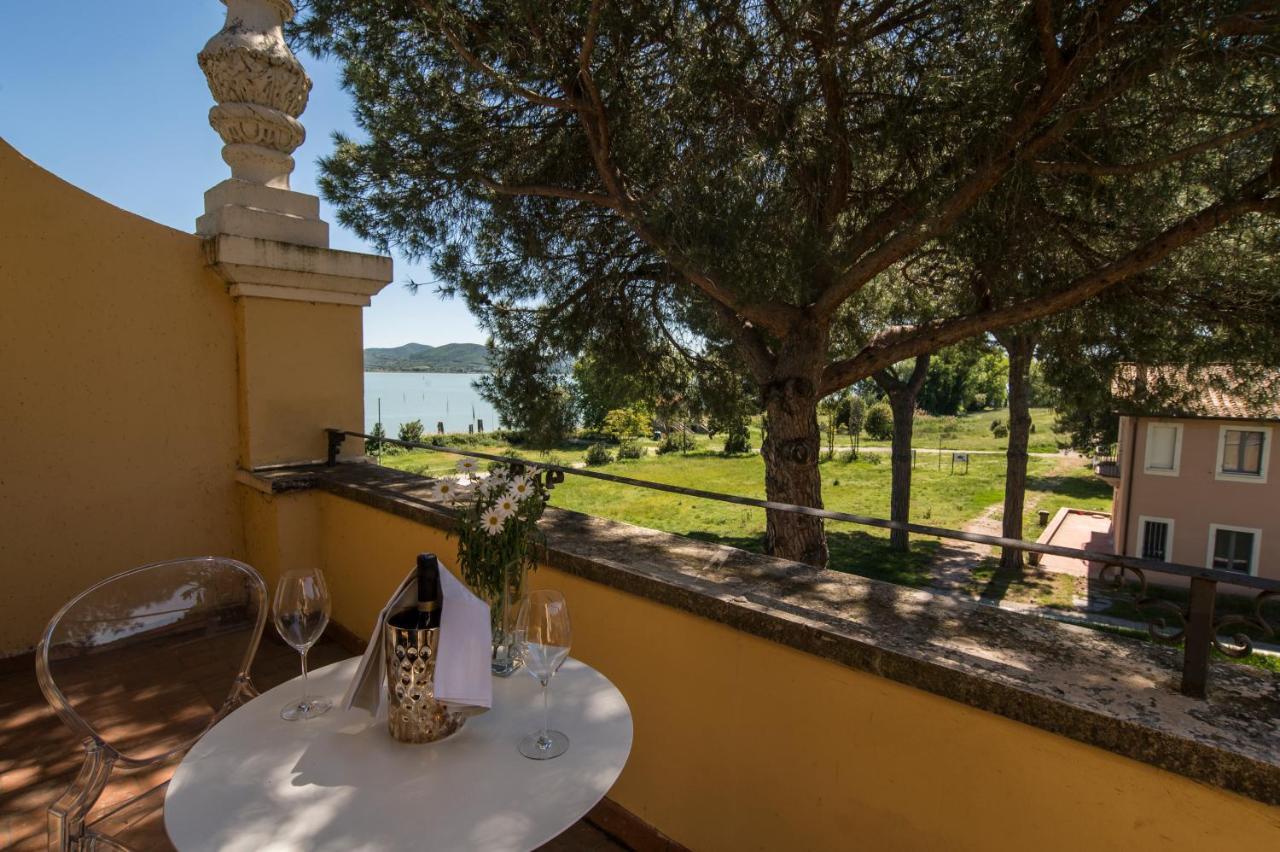 קאסטיגליונה דל לאגו Isola Polvese Resort מראה חיצוני תמונה