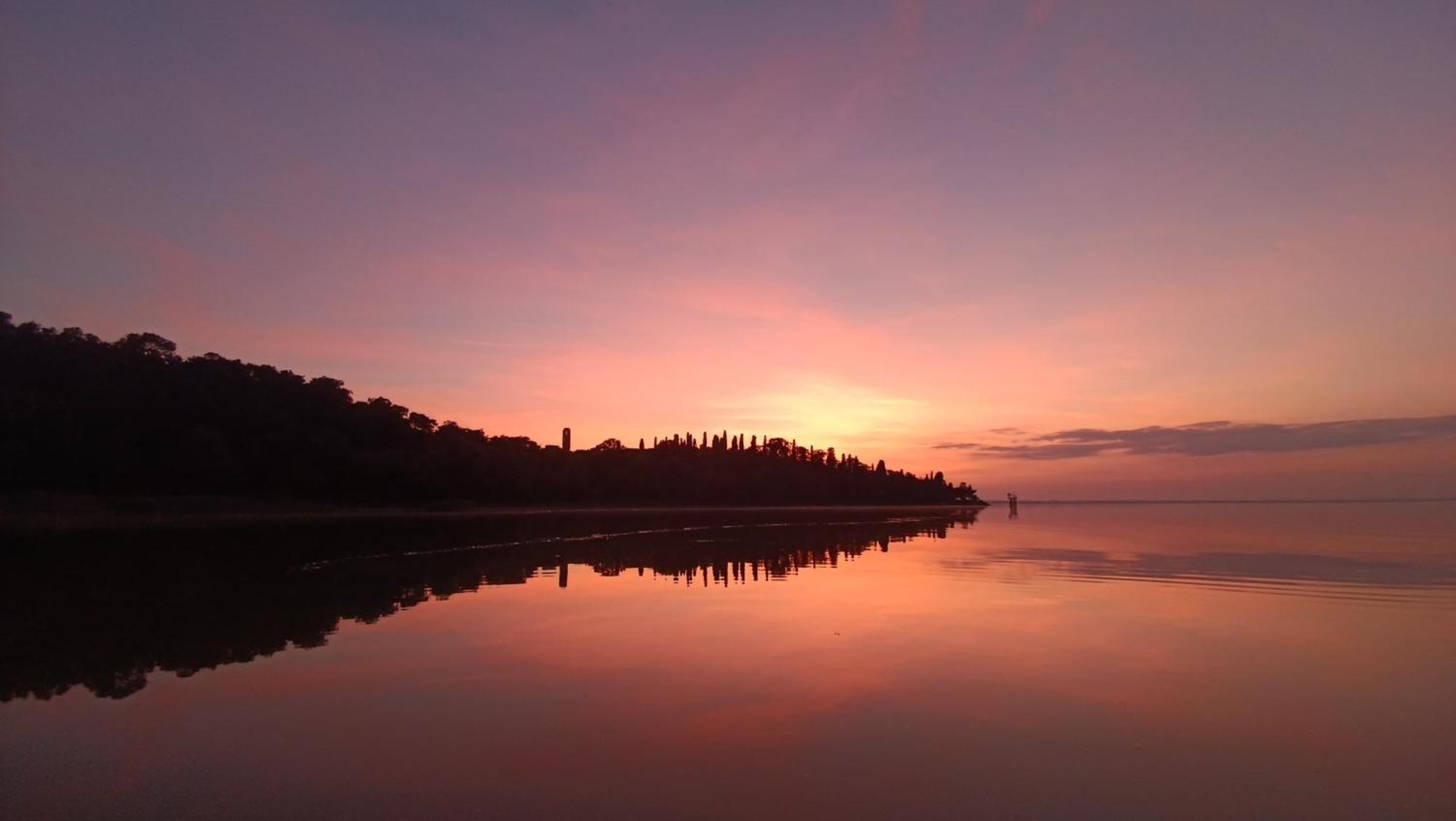 קאסטיגליונה דל לאגו Isola Polvese Resort מראה חיצוני תמונה