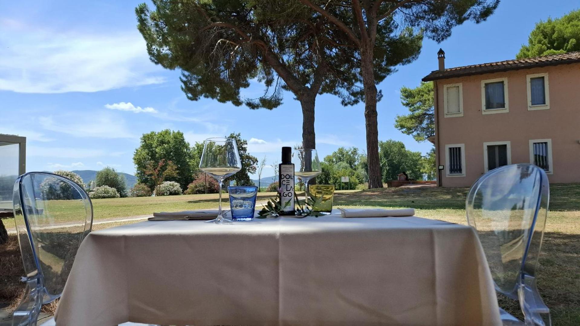 קאסטיגליונה דל לאגו Isola Polvese Resort מראה חיצוני תמונה
